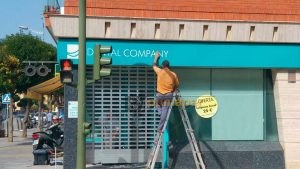 cierres enrollables troquelado en Chipiona